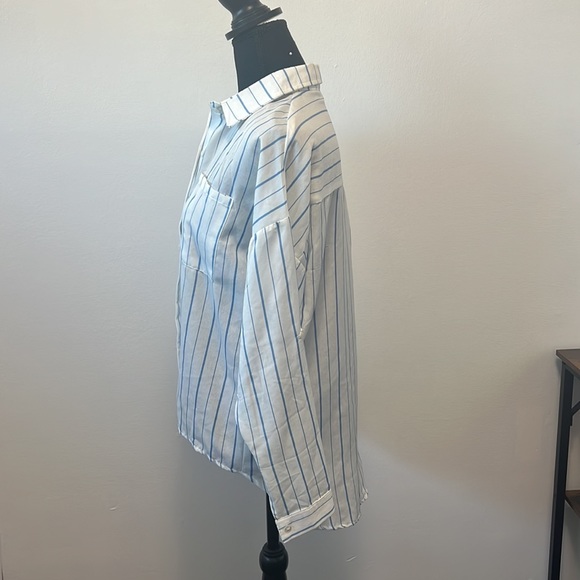 Button up dress Shirt - Picture 2 of 5